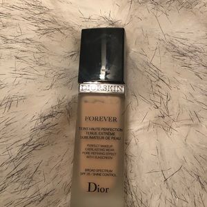 Dior Makeup - Dior skin forever foundation shade 010 Dior Makeup - Dior skin forever foundation shade 010